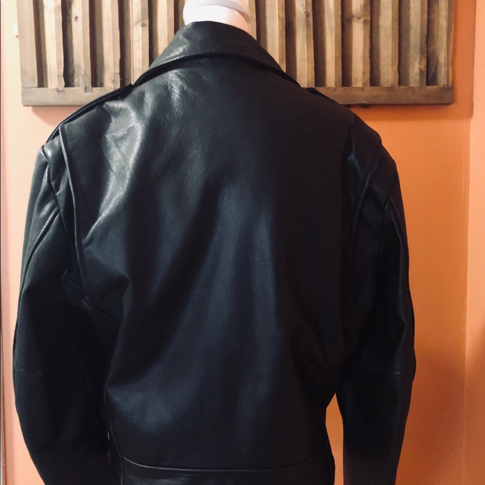 Leather jacket - Picture 2 of 8